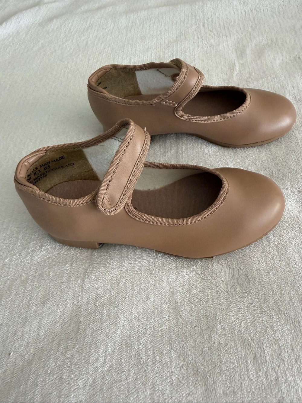 Classic Girls Mary Jane Dress Shoes in Light Brown with Hook-and-Loop Strap